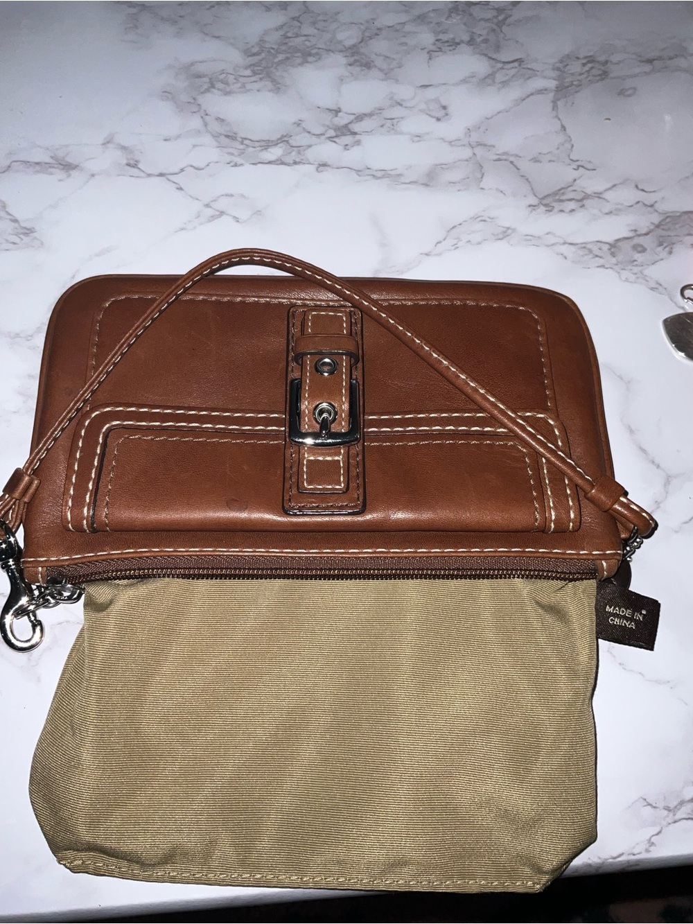 Coach Soho Wristlet British Tan Leather Buckle Pocket Y2K Contrast Stitch - Picture 6 of 14